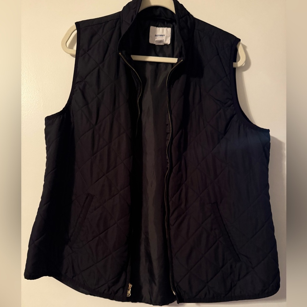 Old Navy Black Quilted Zip-Up Vest